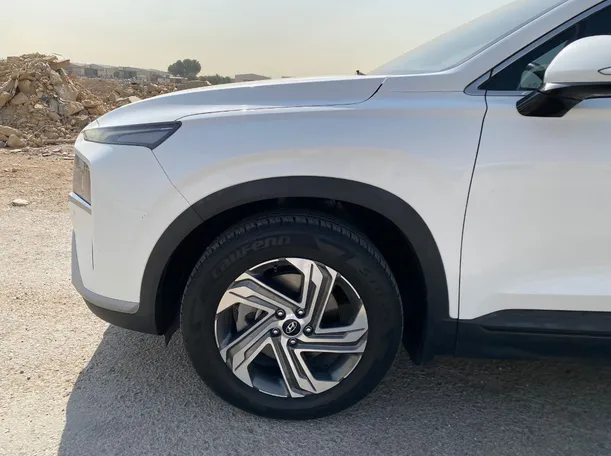 Car image 8
