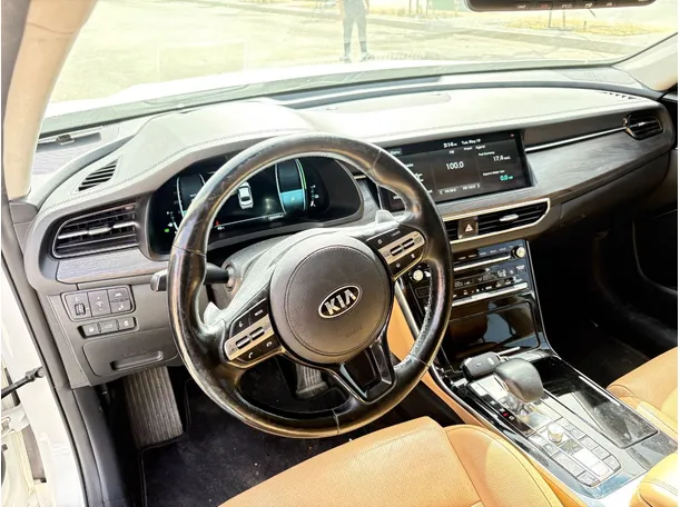 Car image 13