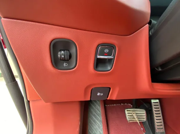 Car image 22