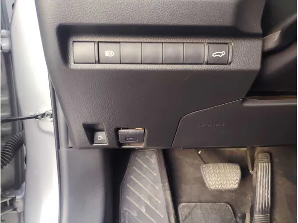 Car image 32