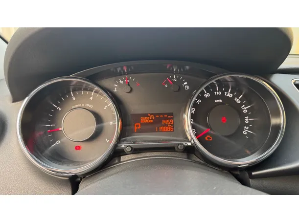 Car image 18