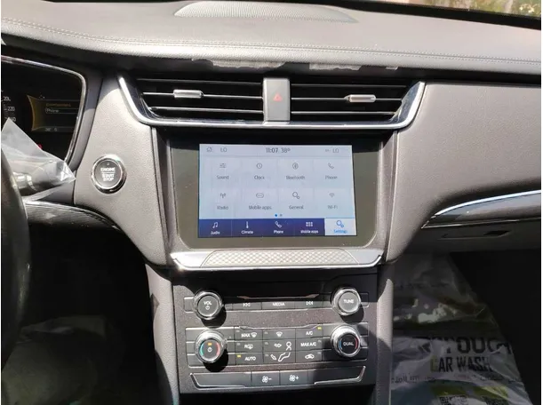 Car image 27
