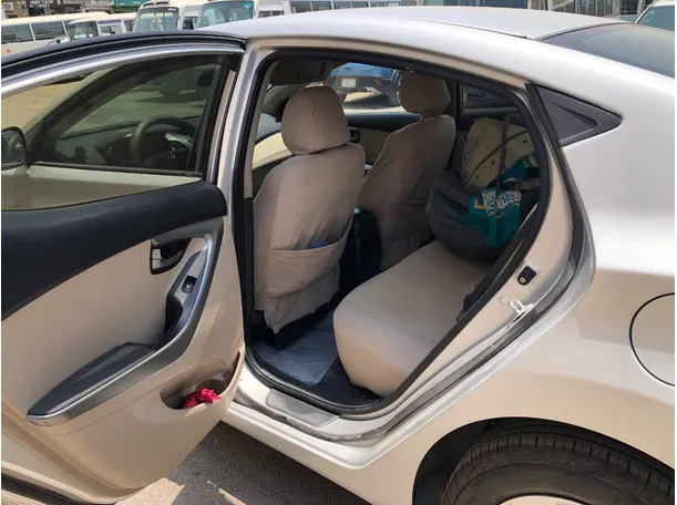 Car image 12