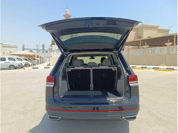Car image 23