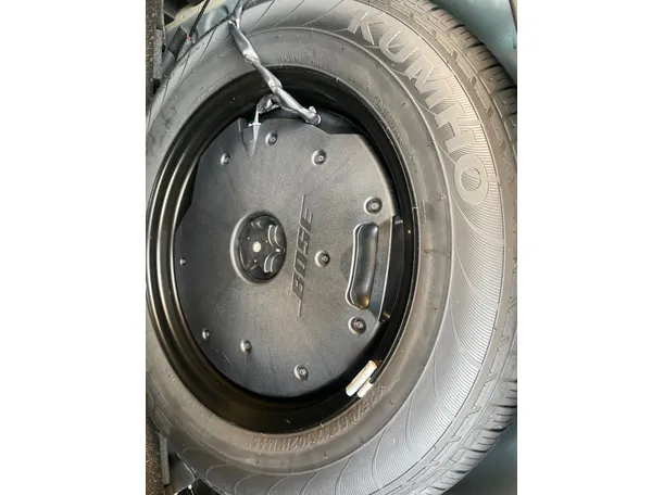 Car image 25