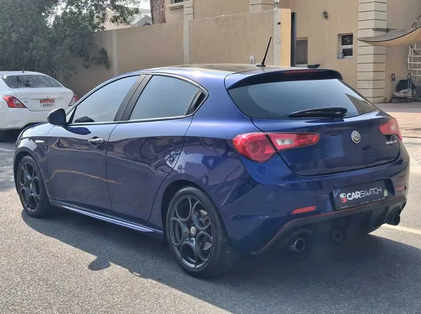 Car image 7