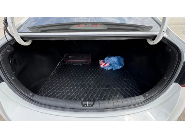 Car image 21