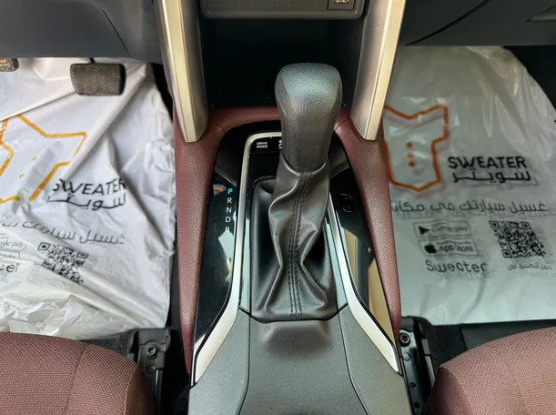Car image 14