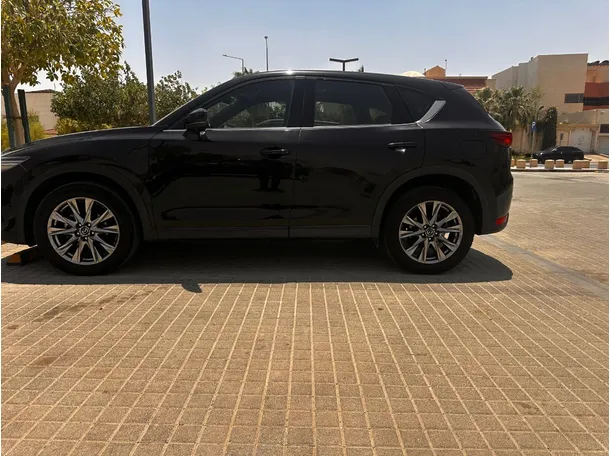 Car image 8