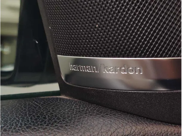 Car image 37