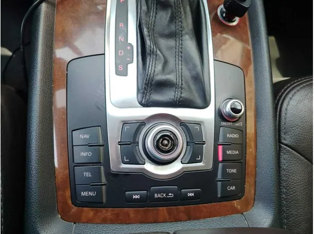 Car image 26