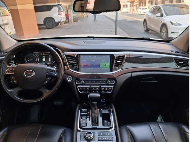 Car image 23