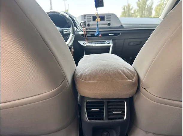 Car image 20