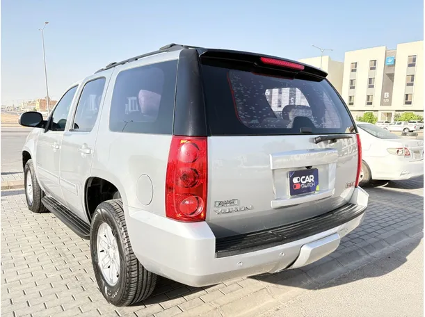 Car image 7