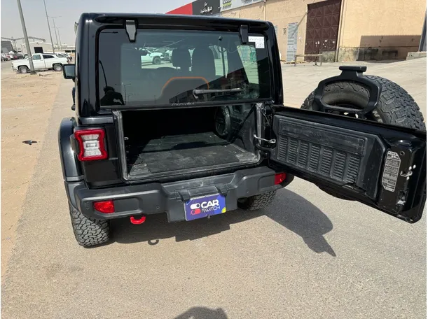Car image 20