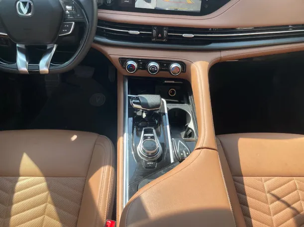 Car image 19