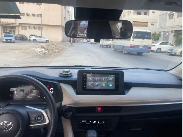 Car image 19