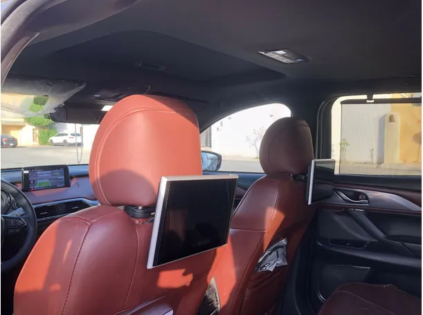 Car image 14