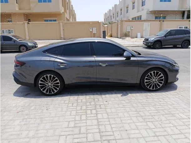 Car image 8