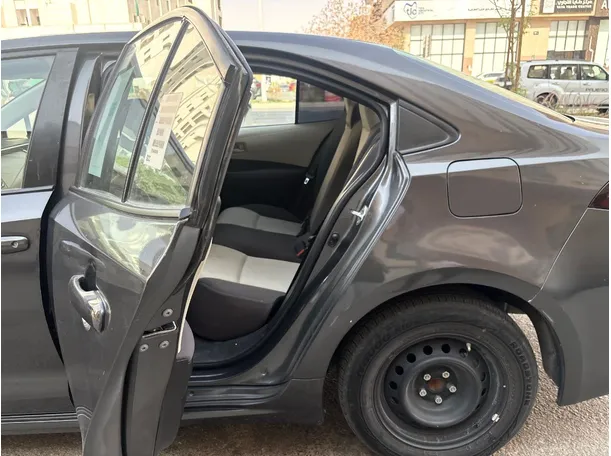 Car image 15