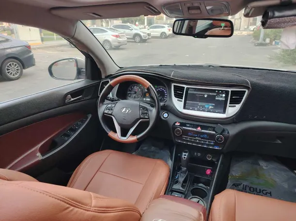Car image 18