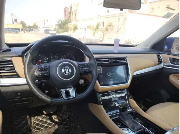 Car image 28