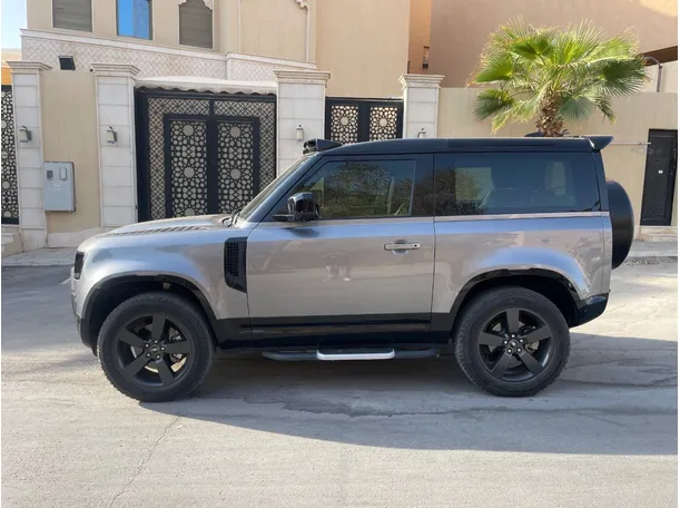 Car image 8