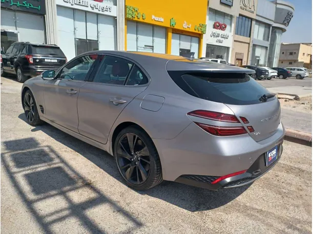 Car image 7