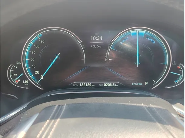 Car image 24