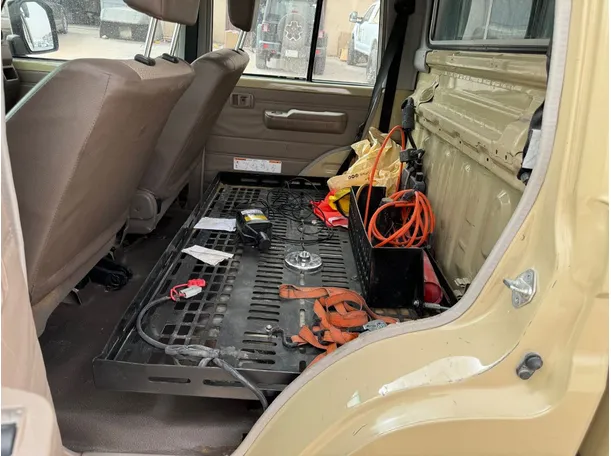 Car image 16