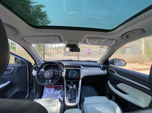 Car image 15
