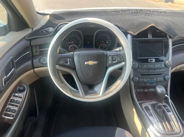 Car image 19