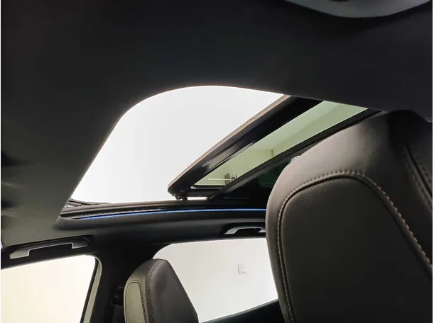 Car image 27