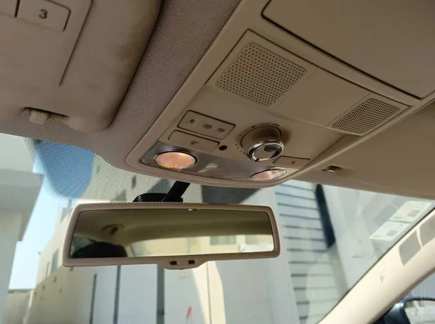 Car image 29