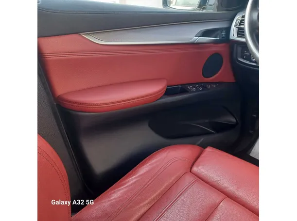 Car image 29