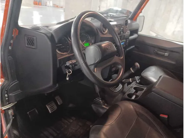 Car image 12