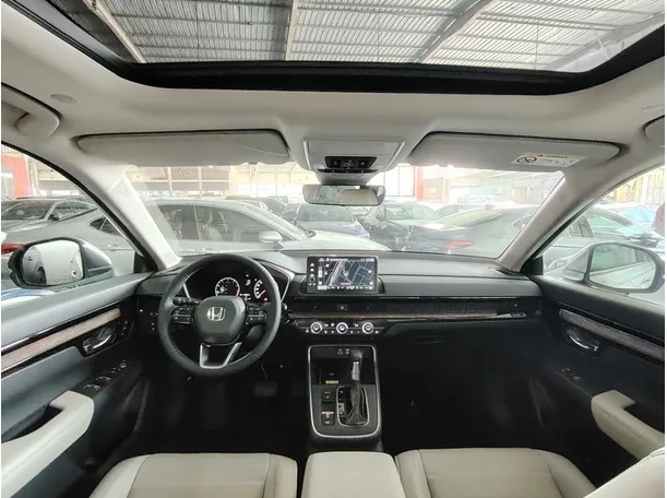 Car image 25