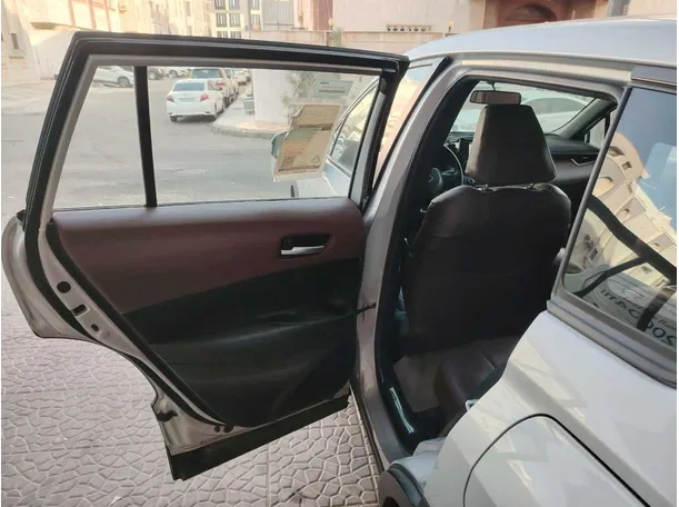 Car image 14