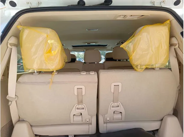 Car image 32