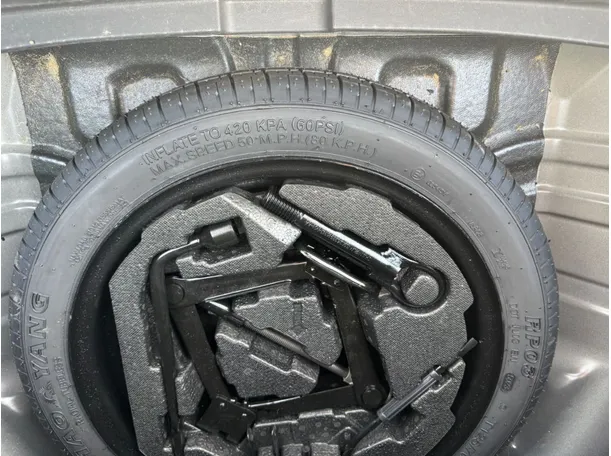Car image 20