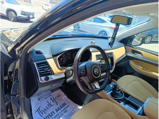 Car image 13