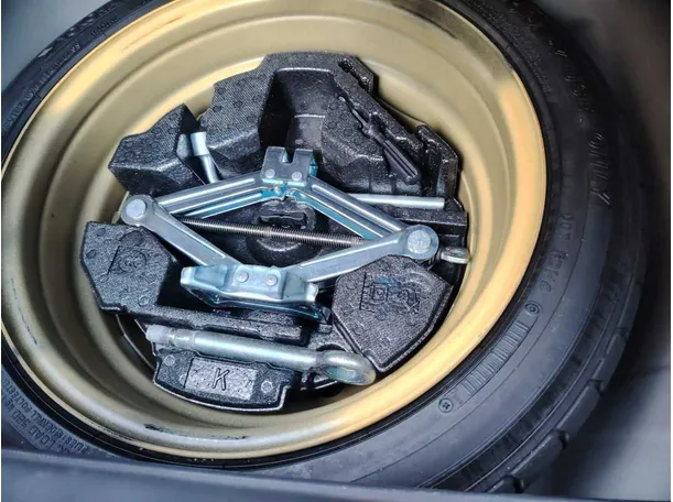 Car image 41
