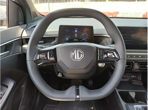 Car image 18