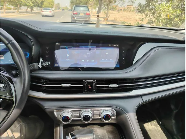 Car image 25