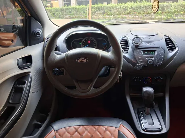 Car image 15