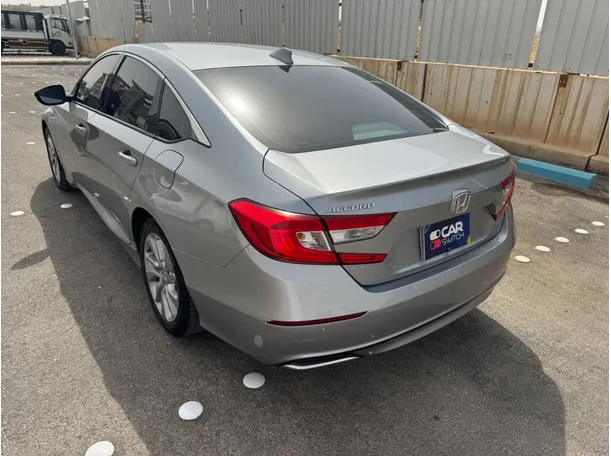 Car image 7