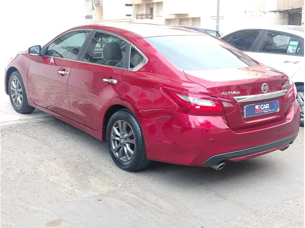 Car image 8