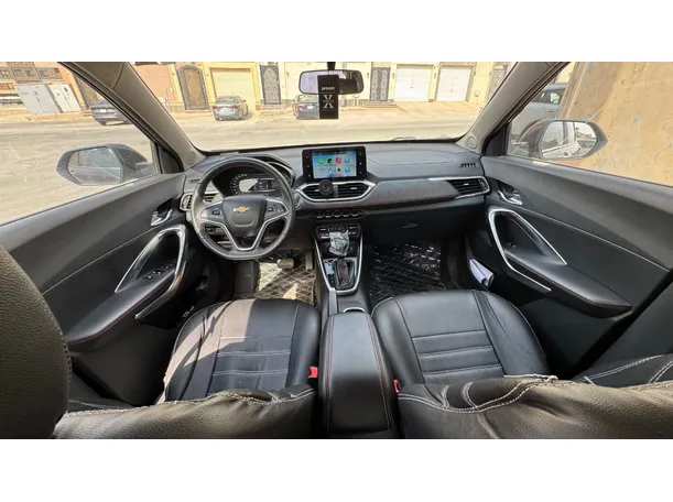 Car image 16
