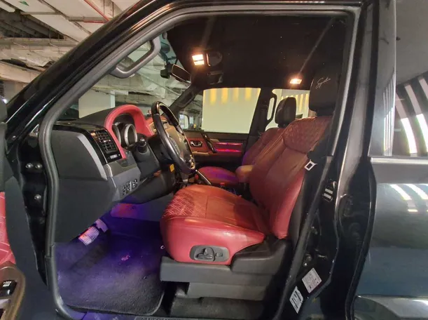 Car image 12