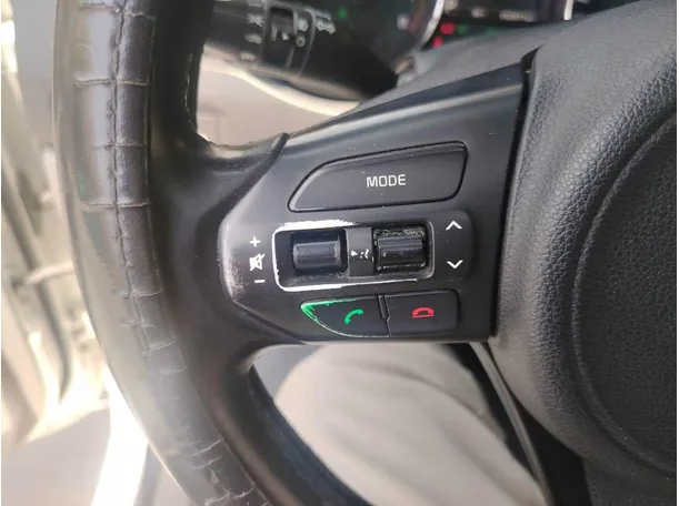 Car image 34